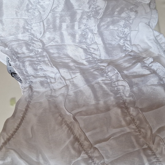 NWT WHITE RUFFLED SATIN EFFECT TOP - Picture 8 of 8